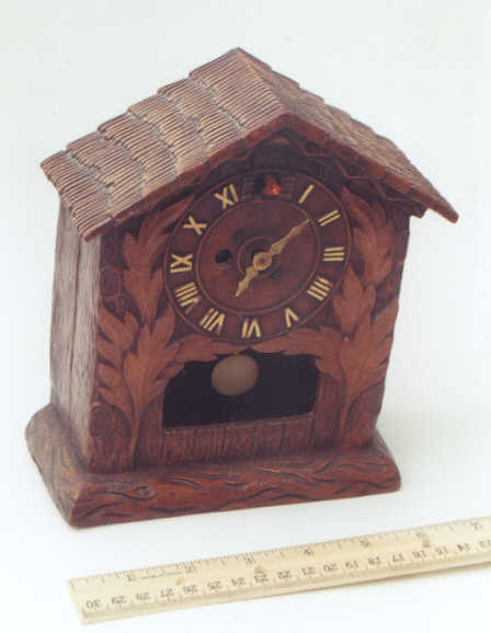 Lux shelf cuckoo
