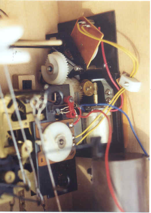 Battery singing bird mechanism on Cuckoo clock